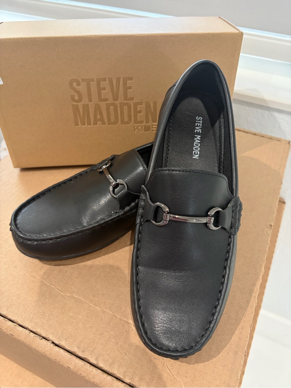 Steve Madden Black Leather Bit-Detail Slip-On Loafers